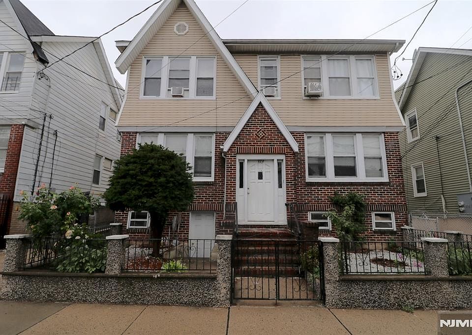 1st image of 270-272 N 12th St