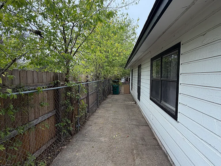 324 S San Eduardo Ave #1 — Photo 8