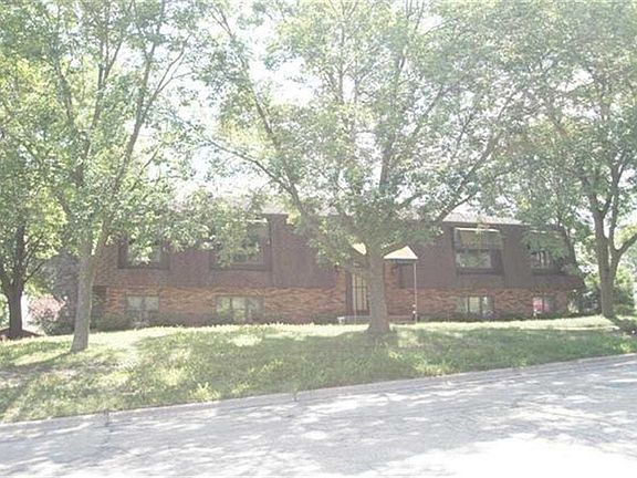 2nd image of 808 W Chapel St