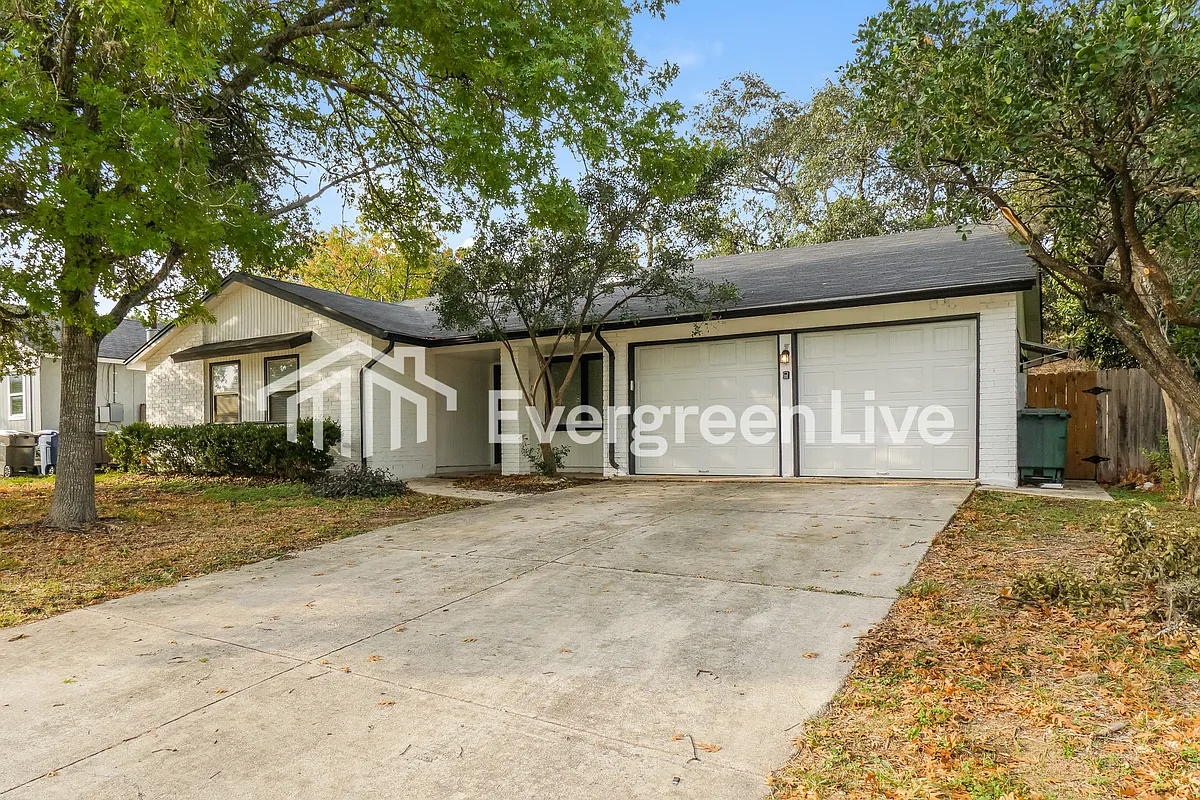 Building Photo - 7518 Meadow Green St
