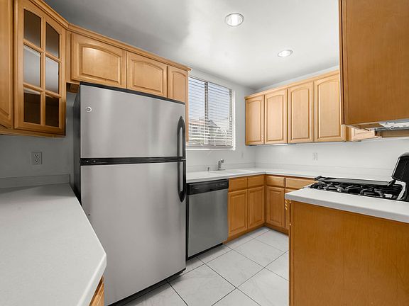 3rd image of 432 N Palm Dr #C0fa19b64