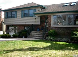 2608 Burro Ln, East Meadow, NY