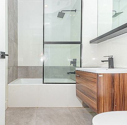 3rd image of 1534 Putnam Ave #5E