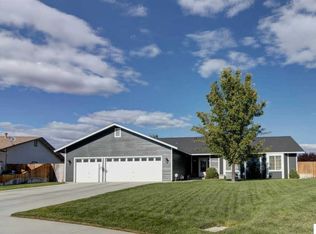 805 Lark Dr, Fernley, NV 89408