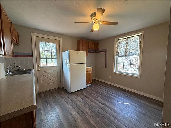4th image of 3533 Dixie Dr