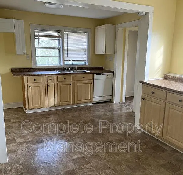 2324 Treadwell Rd — Photo 3