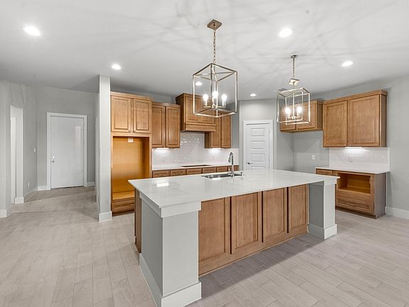 2nd image of 3402 Everglade Ln