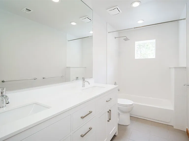 5425 Dickson St — Photo 40