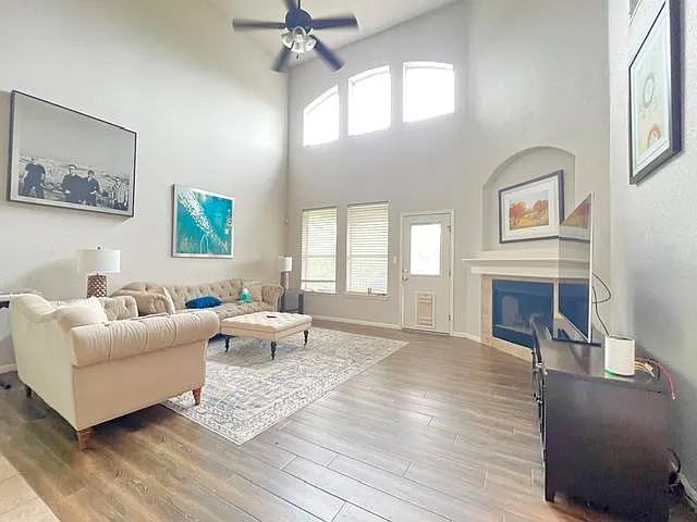 12709 Lee Park Ln — Photo 8