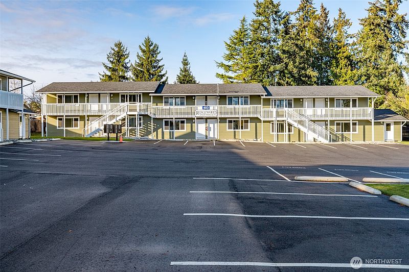 2nd image of 401 Stanford Drive