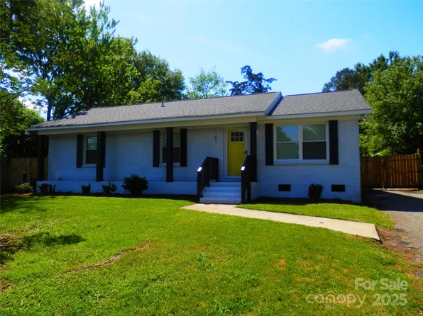 101 Colony Acres Dr, Charlotte, NC 28217