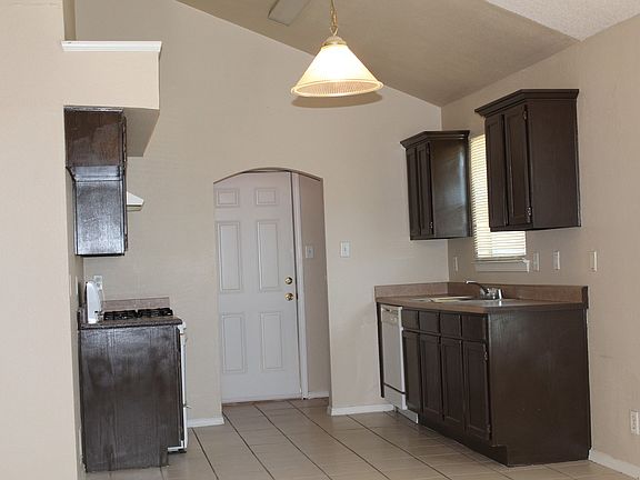 4th image of 10212 Valle Del Mar Dr