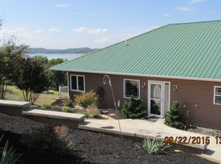 1401 Lake Front Dr, Dandridge, TN 37725