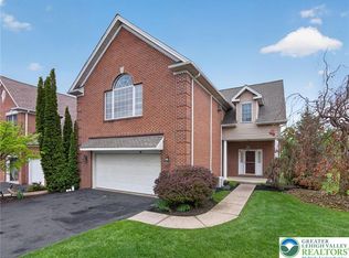 558 Parkside Ct, Allentown, PA 18104