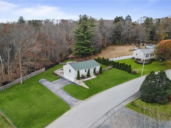 59 Weeks St, North Smithfield, RI 02896