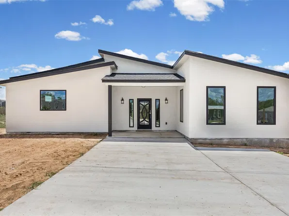 306 Centella Cir, Dale, TX 78616