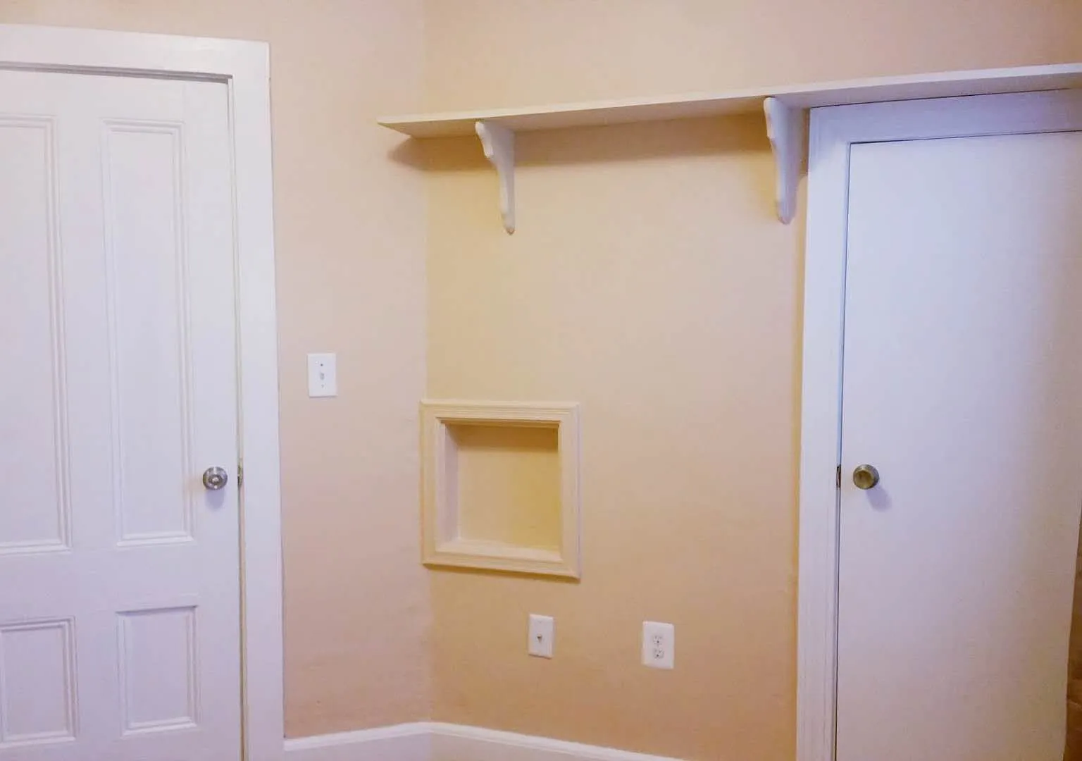 4 bed, 1250 sqft, $800 — Photo 2
