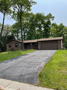 1662 Spruce Dr, Commerce Township, MI, 48390