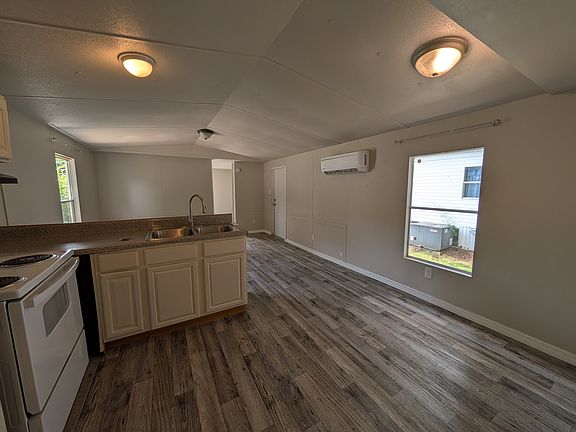4th image of 6555 SE 25th Ave #6555