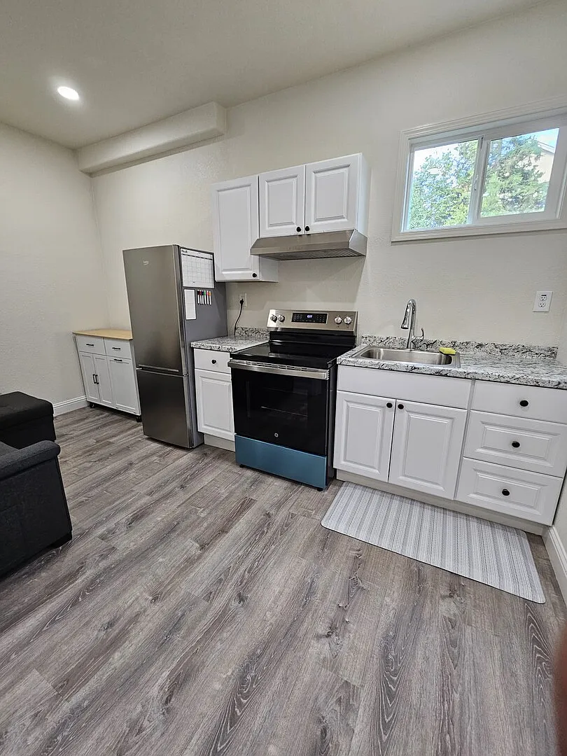 SL Rental — Photo 4