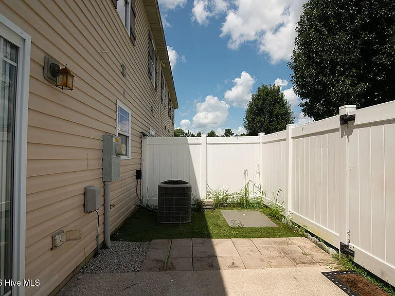 105 Kenan Loop — Photo 24