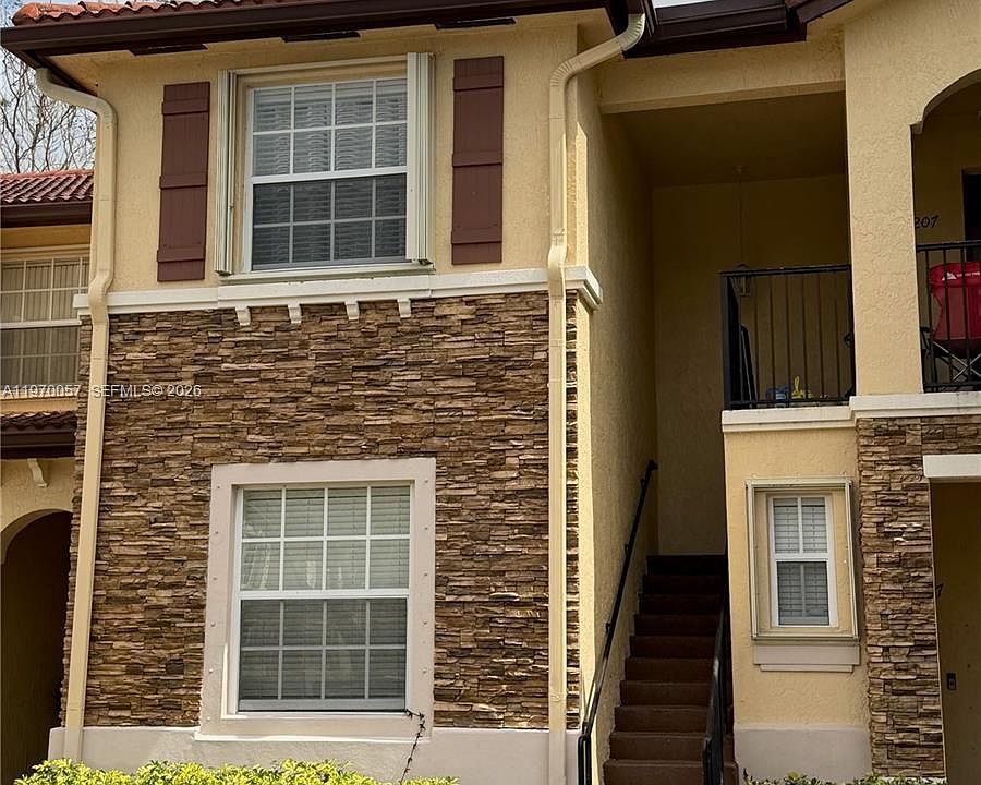 1st image of 1485 NE 33rd Rd Unit 207