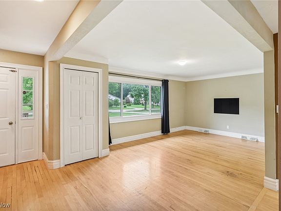 2nd image of 34580 Jaclyn Dr