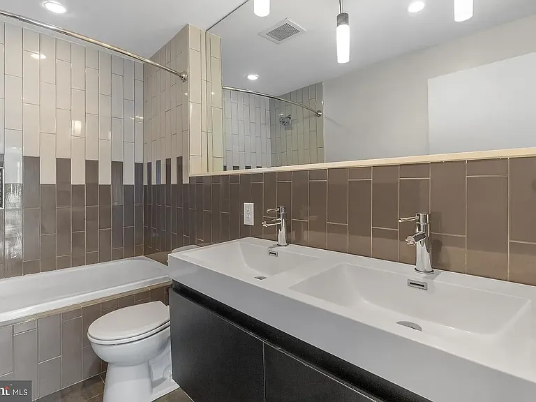 512 E Girard Ave #103 — Photo 22