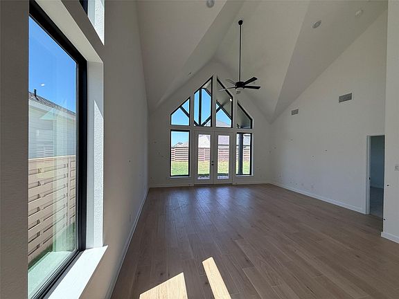 5th image of 4630 Gemini St