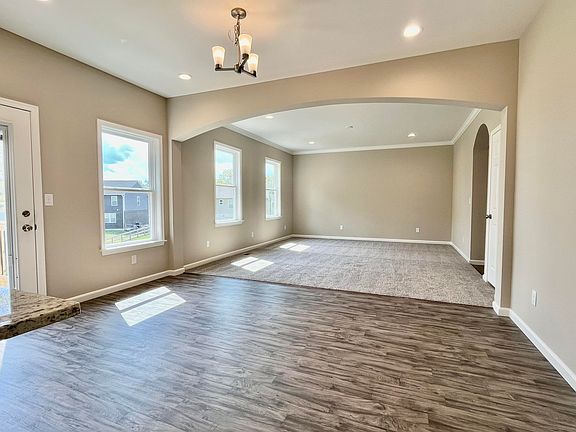 5th image of 6809 Cloverfield Way