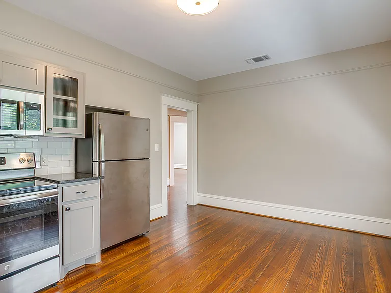 1630 Mistletoe Blvd #B — Photo 11