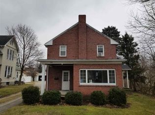 228 E Franklin St, Winchester, IN 47394