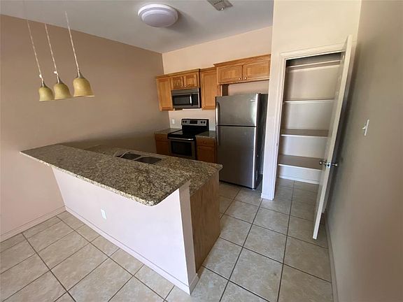 5th image of 841 E North 10th St