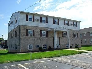 1st image of 326 W 5th St APT 2