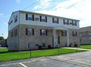 326 W 5th St APT 2, Quarryville, PA 17566
