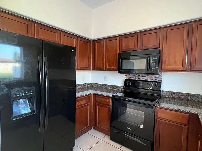 3986 Rollingsford Cir — Photo 37