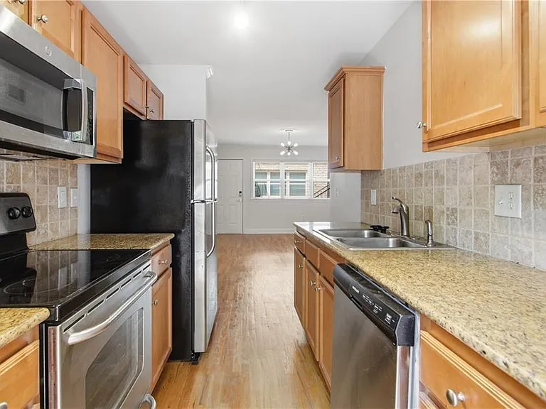 48 Peachtree Ave #200 — Photo 3