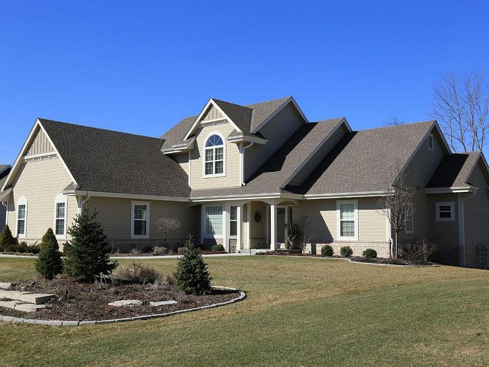 1st image of W134N6101 Tall Oak Ct
