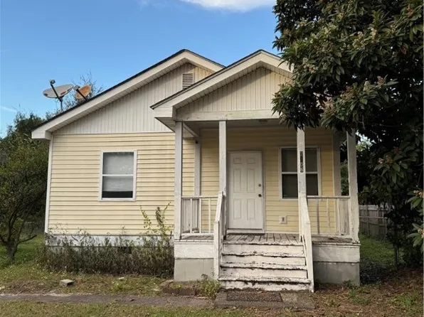2106 Auburn Street, Savannah, GA 31404