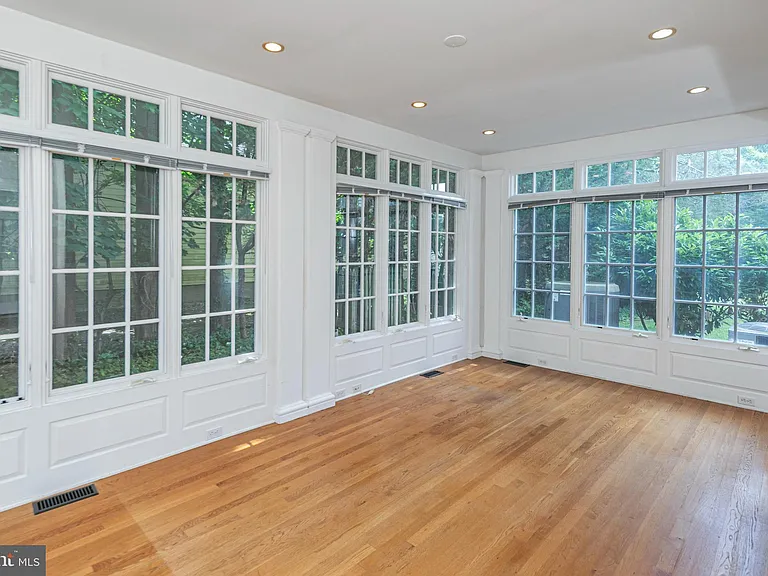 254 Jefferson Rd — Photo 11