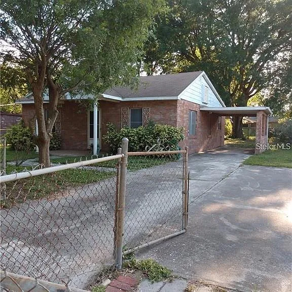 110 Orange Ave — Photo 2