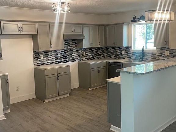 5th image of 1218 Donna Dr