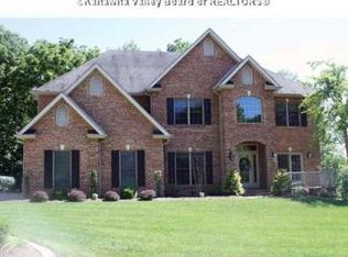 1014 Crestmont Rd, Hurricane, WV 25526