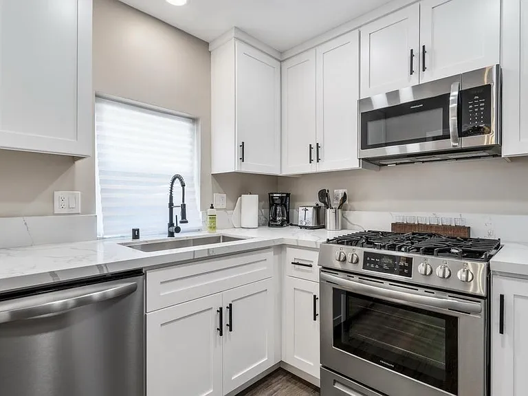 2074 Newton Ave #B — Photo 1