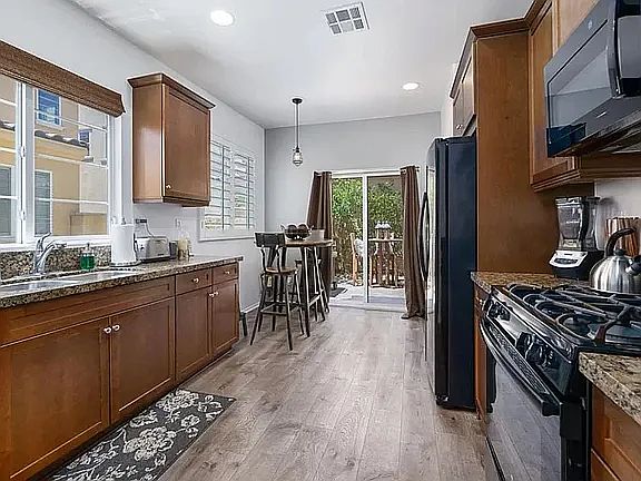 3rd image of 211 Paseo Animado