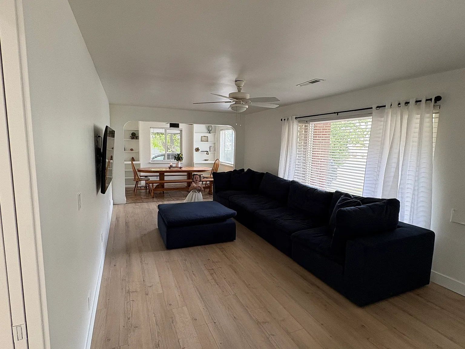 5 bed, 2600 sqft, $650 — Photo 3