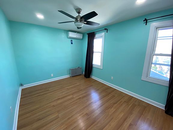 5th image of 2-147-44 Coolidge Ave #2