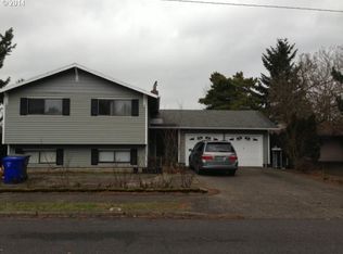 5233 NE Roselawn St, Portland, OR 97218