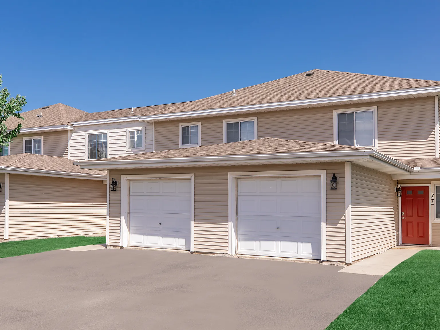 Dakota Townhomes — Photo 4
