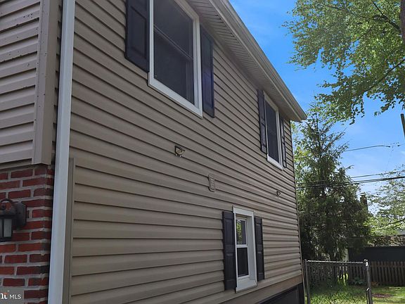 5th image of 1317 Fitzwatertown Rd